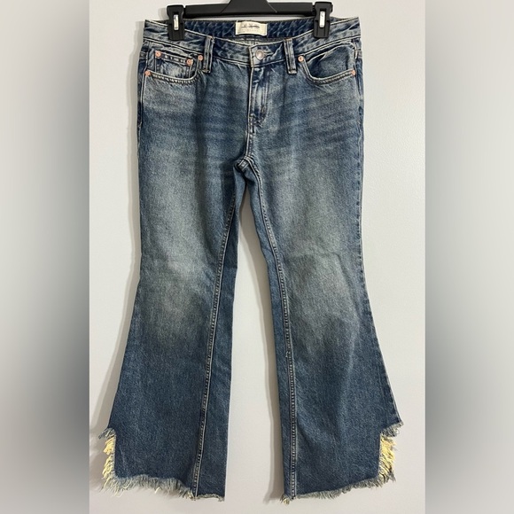 We The Free People Vintage Raw Hem Flared Jeans Size 26 Fringe Cut Out - Picture 1 of 10